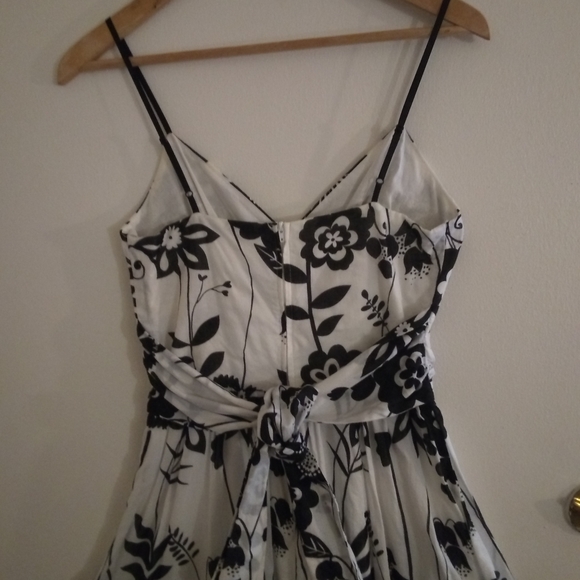 Bisou Bisou Dress - Picture 4 of 8